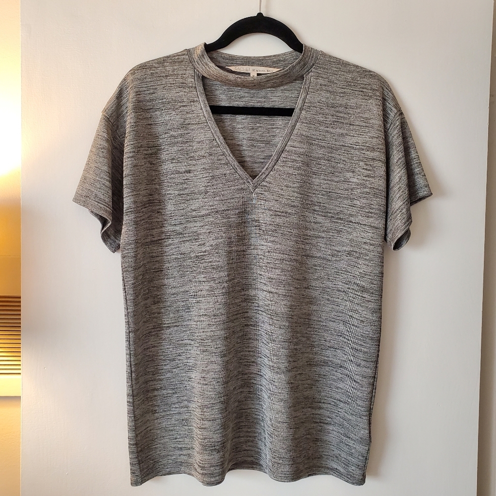 NWOT Rachel Roy Shiny Heathered Silver Grey Cut Out V-Neck T-Shirt